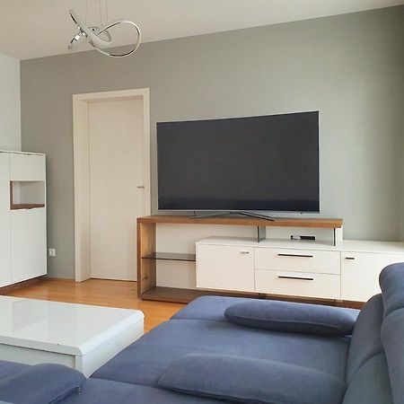 Near Lake Spacious & Furnished Beautiful Apartment 维也纳 外观 照片