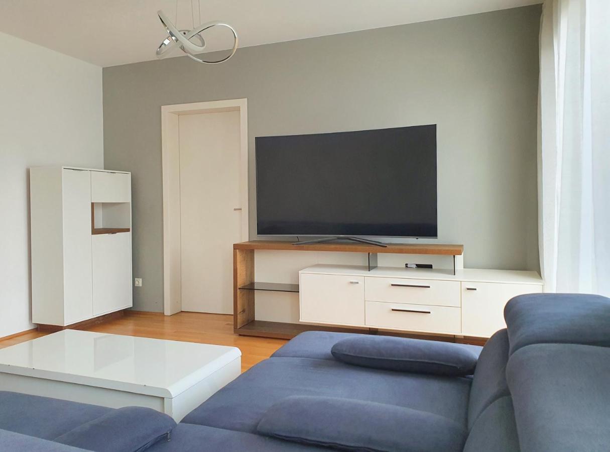 Near Lake Spacious & Furnished Beautiful Apartment 维也纳 外观 照片