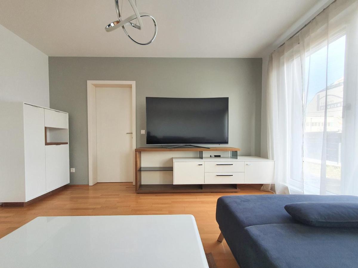 Near Lake Spacious & Furnished Beautiful Apartment 维也纳 外观 照片
