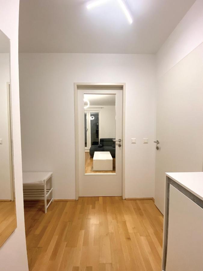 Near Lake Spacious & Furnished Beautiful Apartment 维也纳 外观 照片
