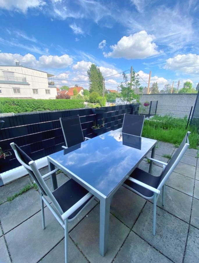 Near Lake Spacious & Furnished Beautiful Apartment 维也纳 外观 照片